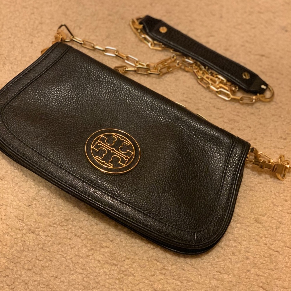 Black Tory Burch crossbody bag with gold chain